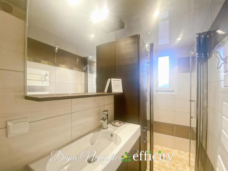 Villa - 171 m² - 8 pièces