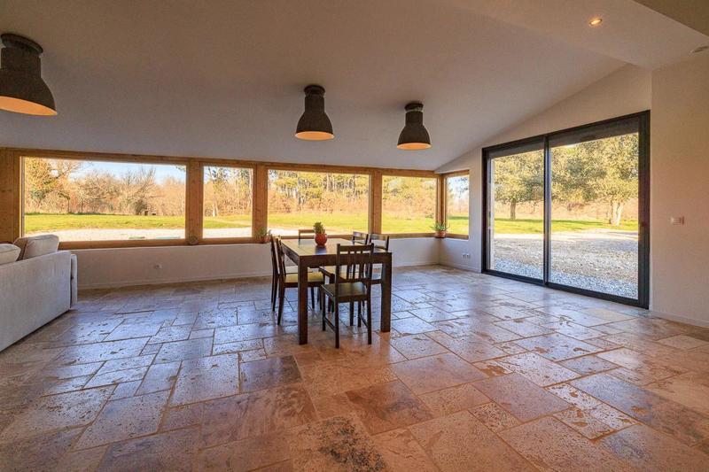 Maison - 302 m² - 8 pièces