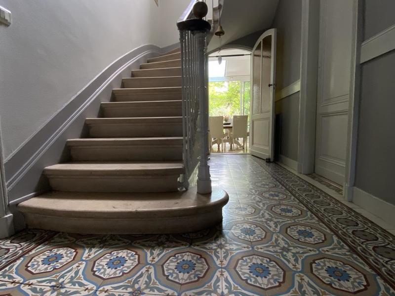 Maison - 260 m² - 10 pièces