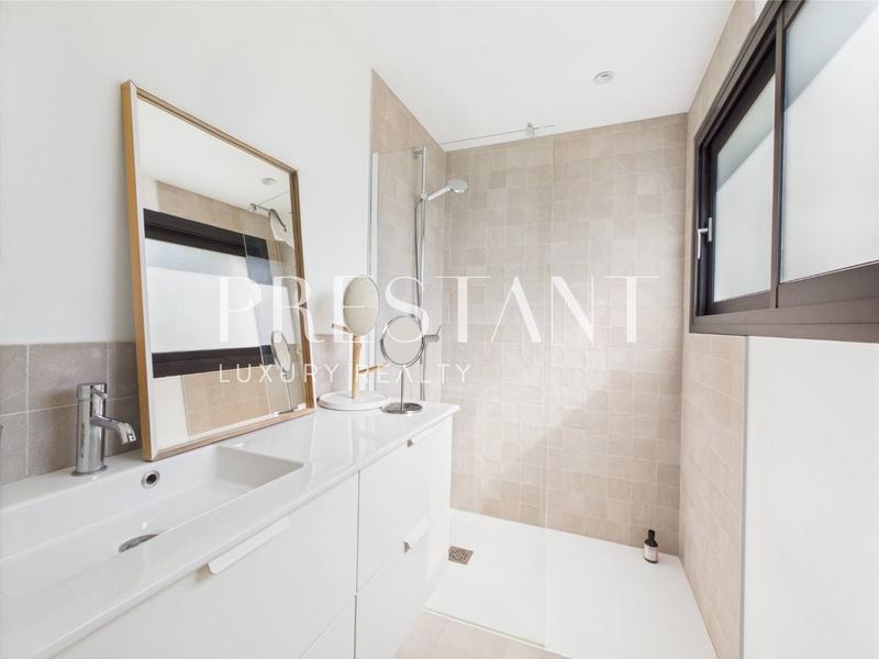 Maison - 290 m² - 10 pièces