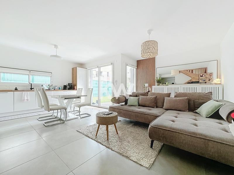 Maison - 95 m² - 4 pièces