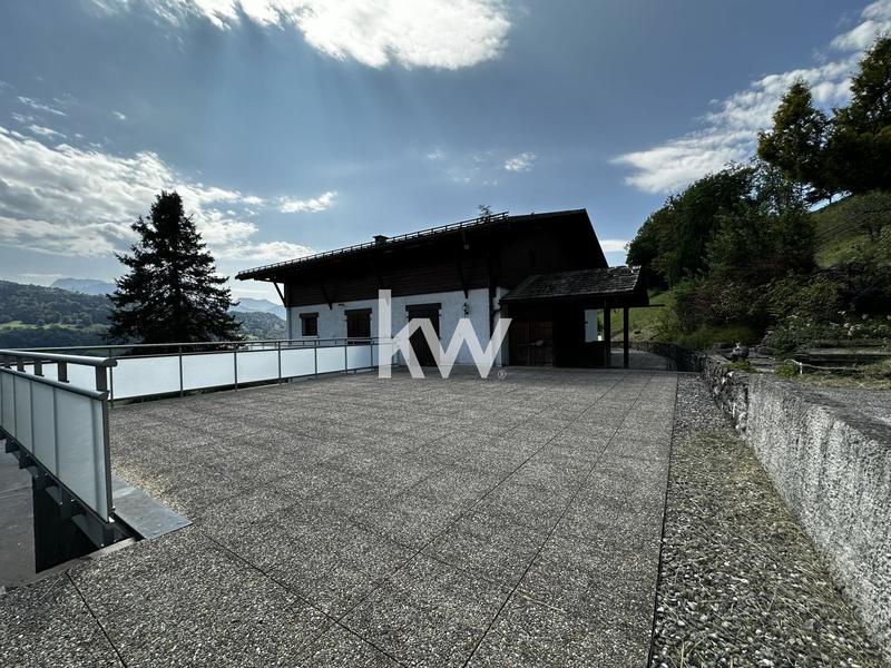 Maison - 365 m² - 17 pièces