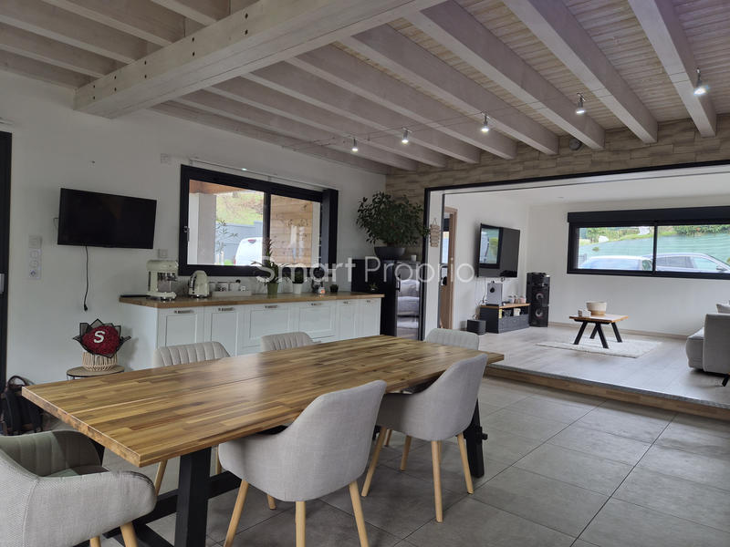 Maison - 140 m² - 5 pièces