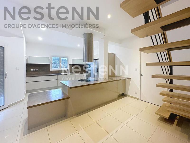 Maison - 235 m² - 7 pièces