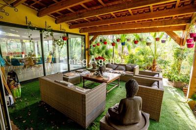 Maison - 308 m² - 10 pièces