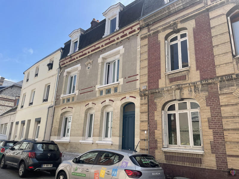 Maison - 151 m² - 6 pièces