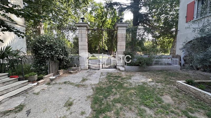 Maison - 265 m² - 11 pièces