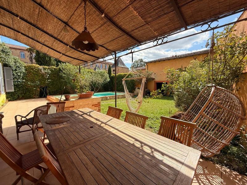 Maison de maîtres - 434 m² - 7 pièces