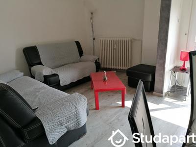 Chambre - 11 m² - 1 pièce