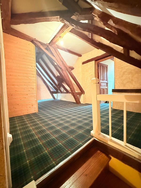 Maison - 280 m² - 12 pièces