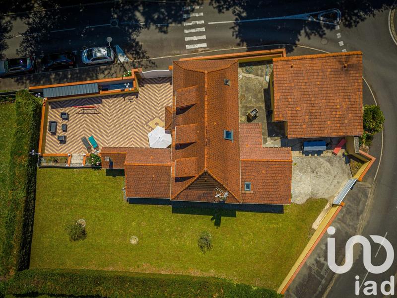 Maison - 175 m² - 9 pièces