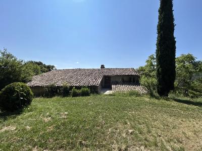 Maison - 335 m² - 13 pièces