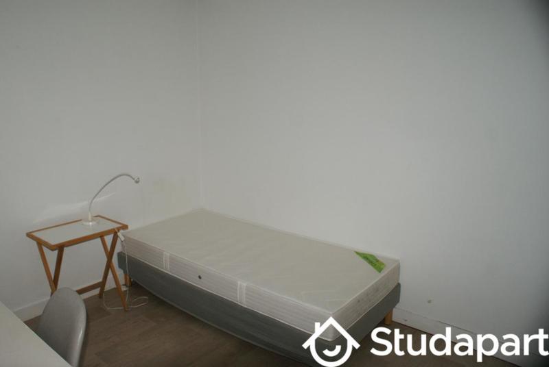 Chambre - 10 m² - 1 pièce