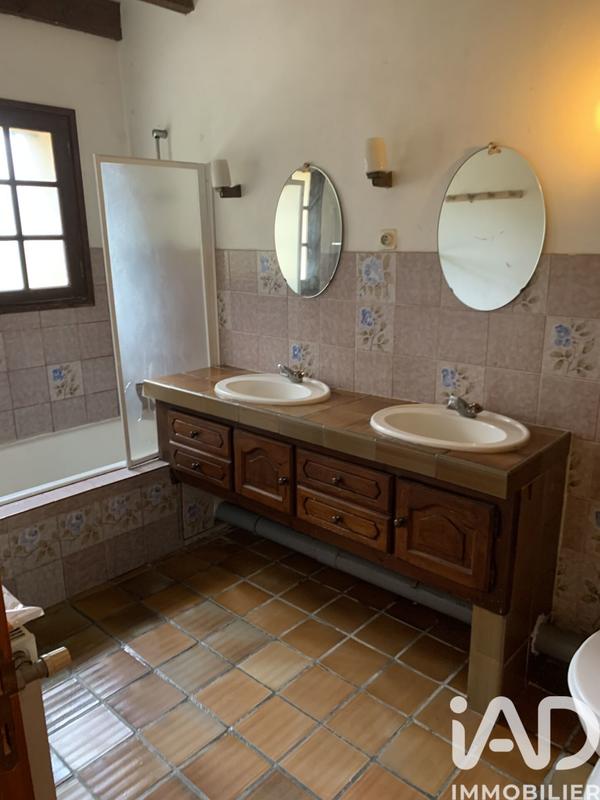 Maison - 495 m² - 4 pièces