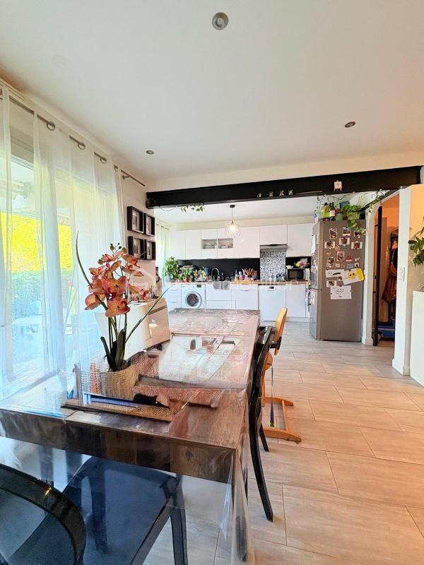 Appartement - 85 m² - 3 pièces