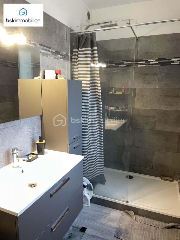 Maison - 77 m² - 5 pièces