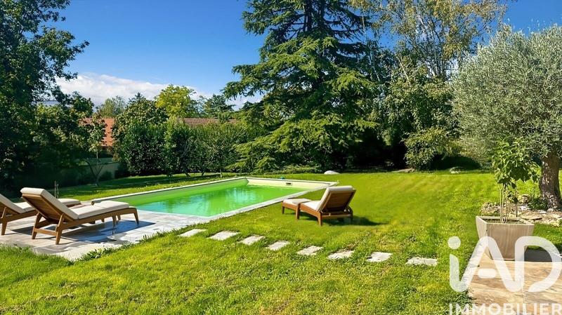 Maison - 280 m² - 8 pièces