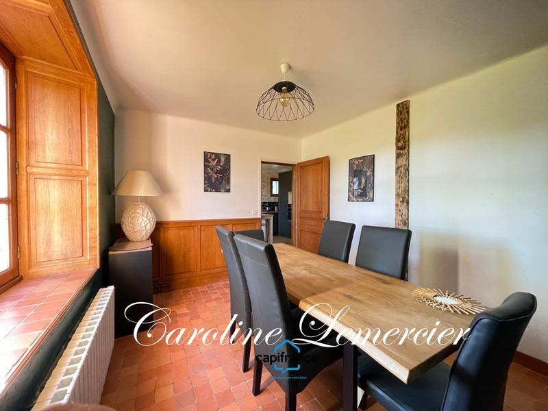 Maison - 294 m² - 9 pièces