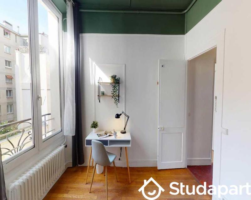 Chambre - 100 m² - 1 pièce