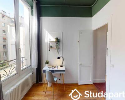 Chambre - 100 m² - 1 pièce