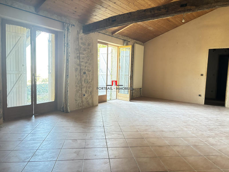Maison - 225 m² - 8 pièces