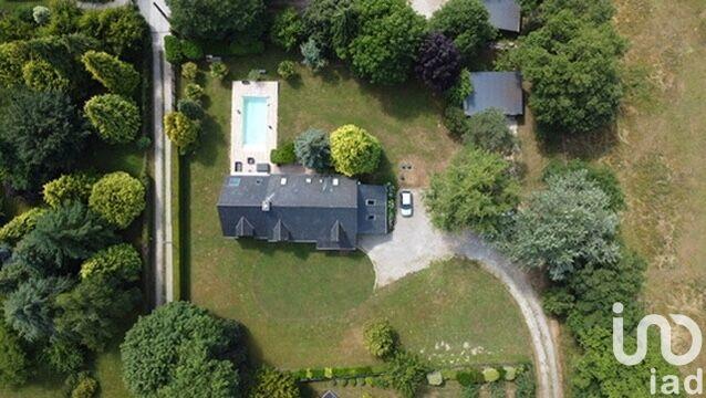 Maison - 255 m² - 9 pièces