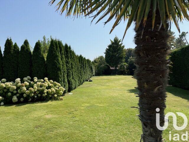 Maison - 212 m² - 8 pièces