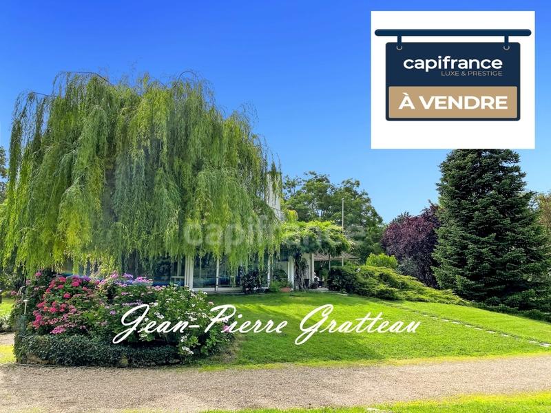 Maison - 180 m² - 8 pièces