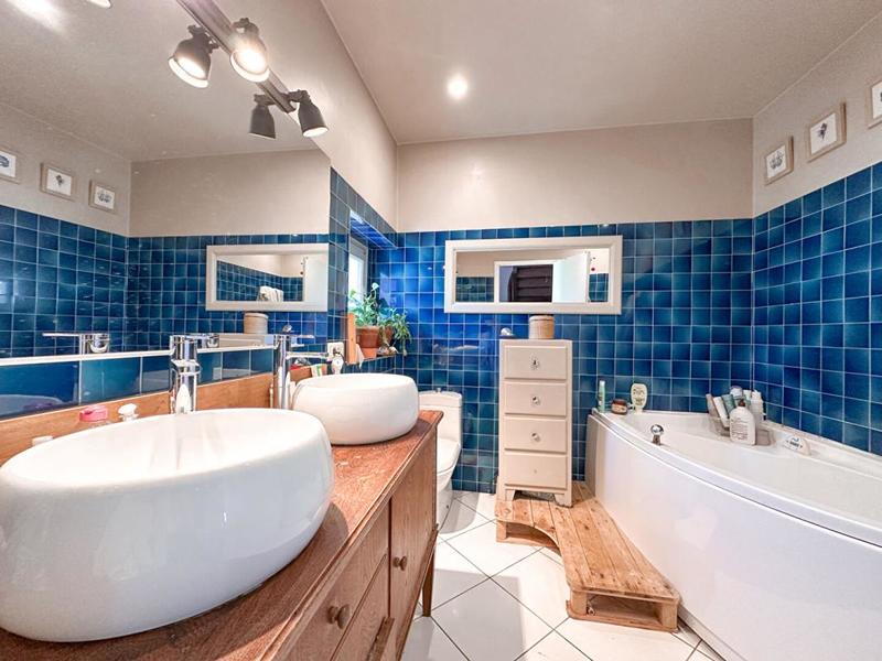 Maison - 95 m² - 5 pièces