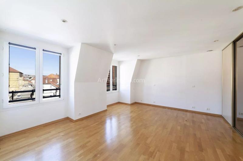 Appartement - 137 m² - 5 pièces