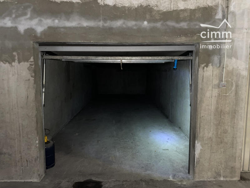 Parking / Garage - 34 m²