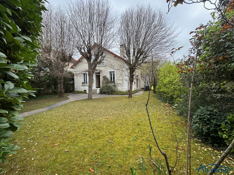 Maison traditionnelle - 129 m² - 7 pièces