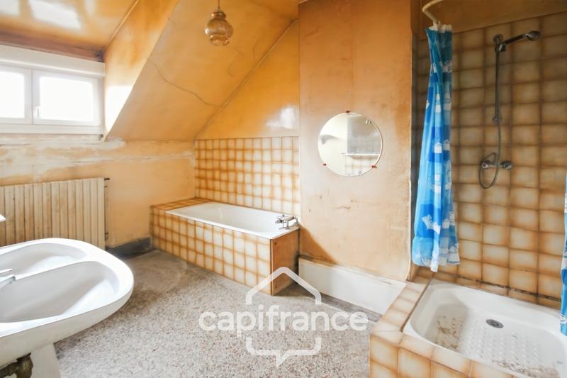 Maison - 207 m² - 8 pièces