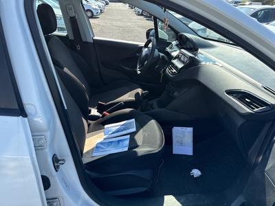 Peugeot 208 Affaire Blue Hdi (2  palces )premiè main