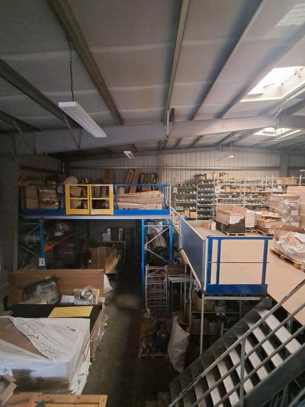 Entrepôt - 1 426 m²