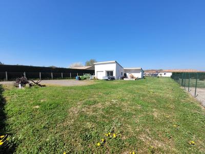Terrain constructible - 1 242 m²