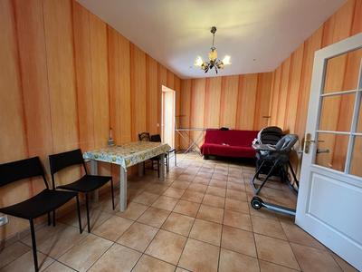 Maison - 96 m² - 5 pièces