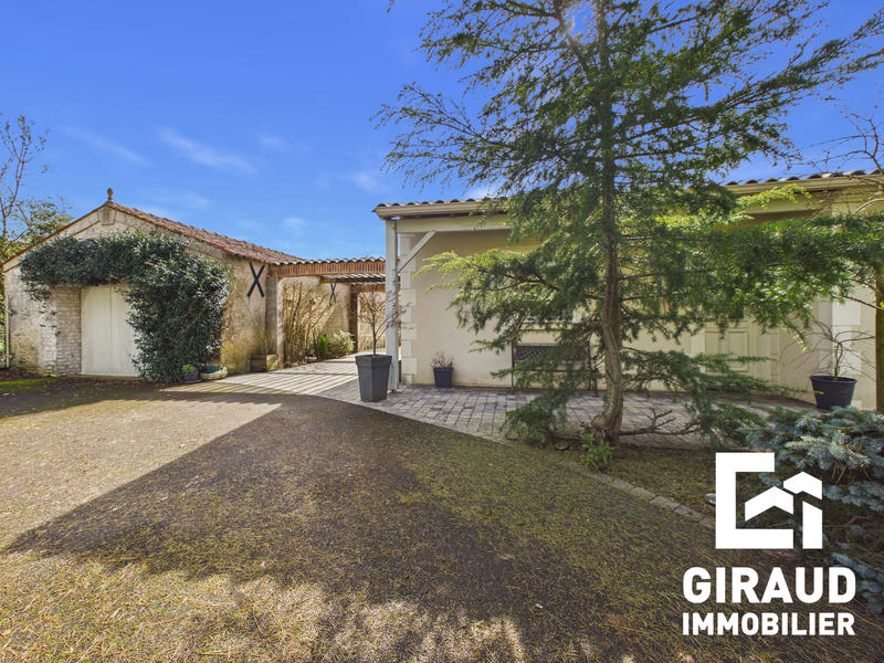 Maison - 162 m² - 8 pièces