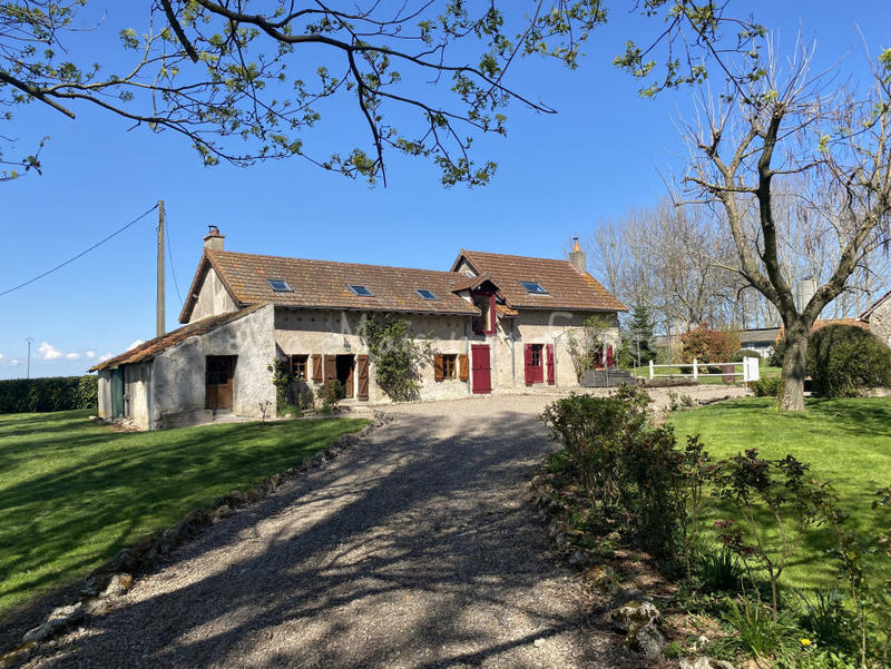 Maison - 151 m² - 8 pièces