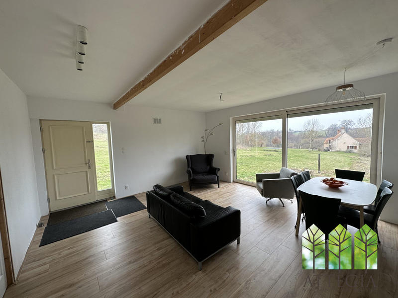 Maison traditionnelle - 151 m² - 7 pièces