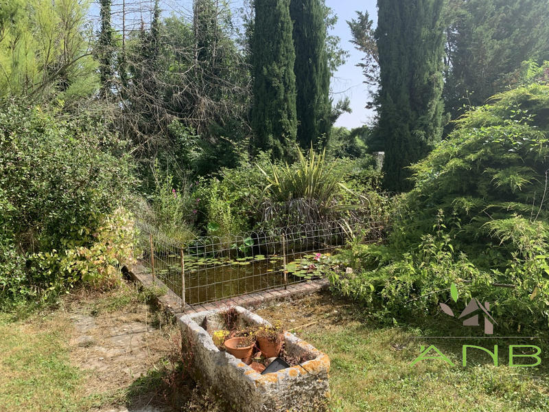 Maison - 250 m² - 13 pièces