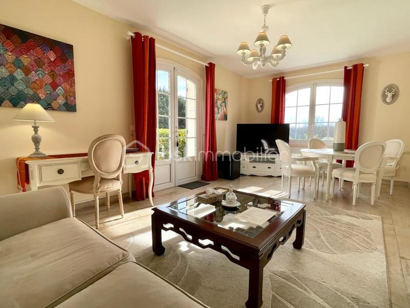 Maison - 671 m² - 20 pièces