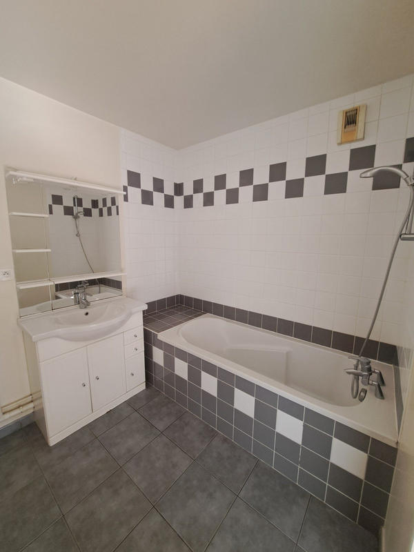 Appartement - 90 m² - 4 pièces