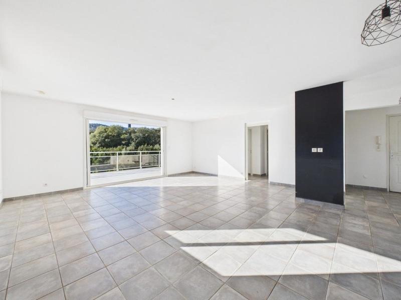 Appartement - 111 m² - 4 pièces