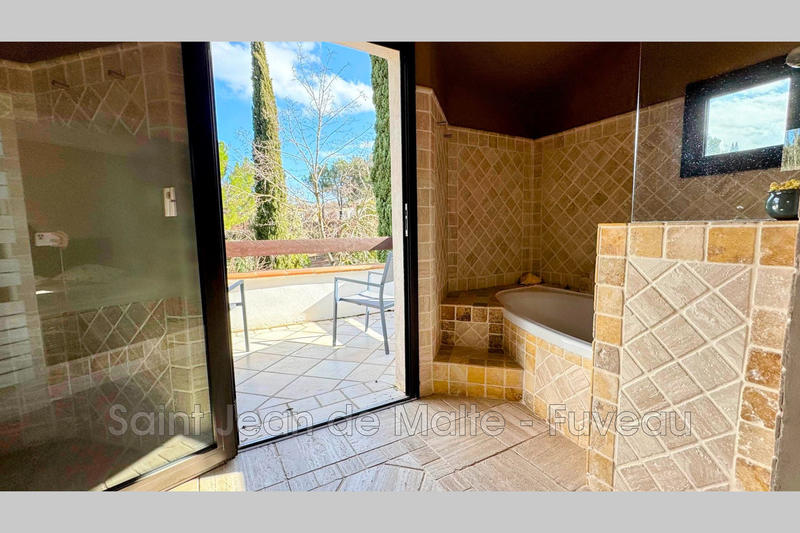 Maison - 194 m² - 5 pièces