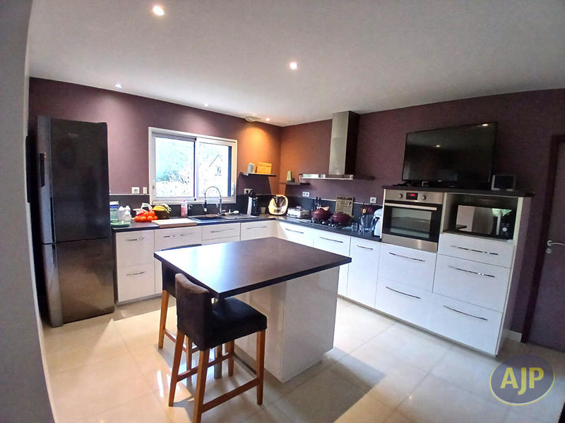 Maison - 120 m² - 4 pièces