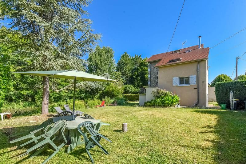 Maison - 104 m² - 6 pièces