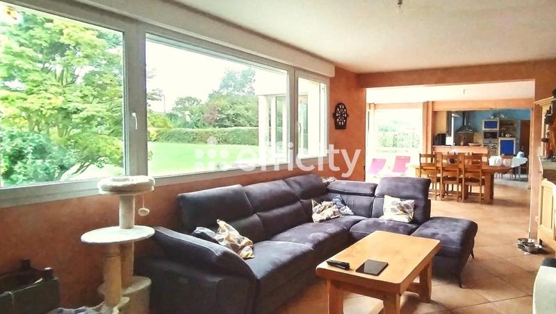 Pavillon - 211 m² - 7 pièces