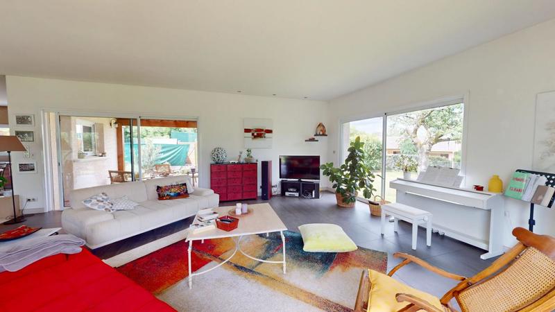 Maison - 228 m² - 6 pièces