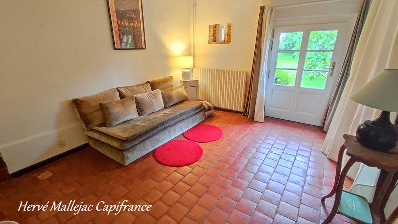 Maison - 212 m² - 10 pièces